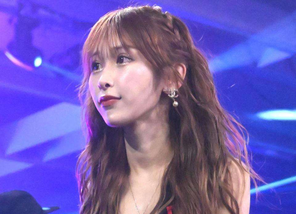 体重42kgモデル「細っ！」ウエストは子供服でも「ぶかぶか」GUCCIキッズ用をさらに細く