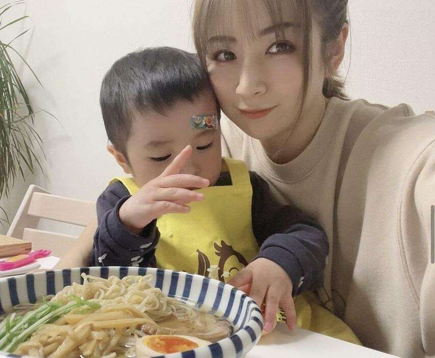 「息子は発達がゆっくり系」愛川ゆず季が秘めていた障害を持つ息子　葛藤と成長の"療育記"　#令和の親