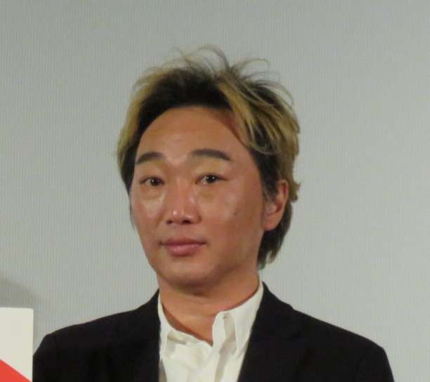 スピードワゴン小沢一敬が芸能活動再開を報告「もう１度、漫才と真摯に向き合いたいです」