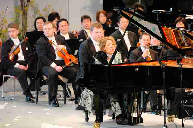 ピアニストのフジコ・ヘミングさん死去　「ラ・カンパネラ」で旋風