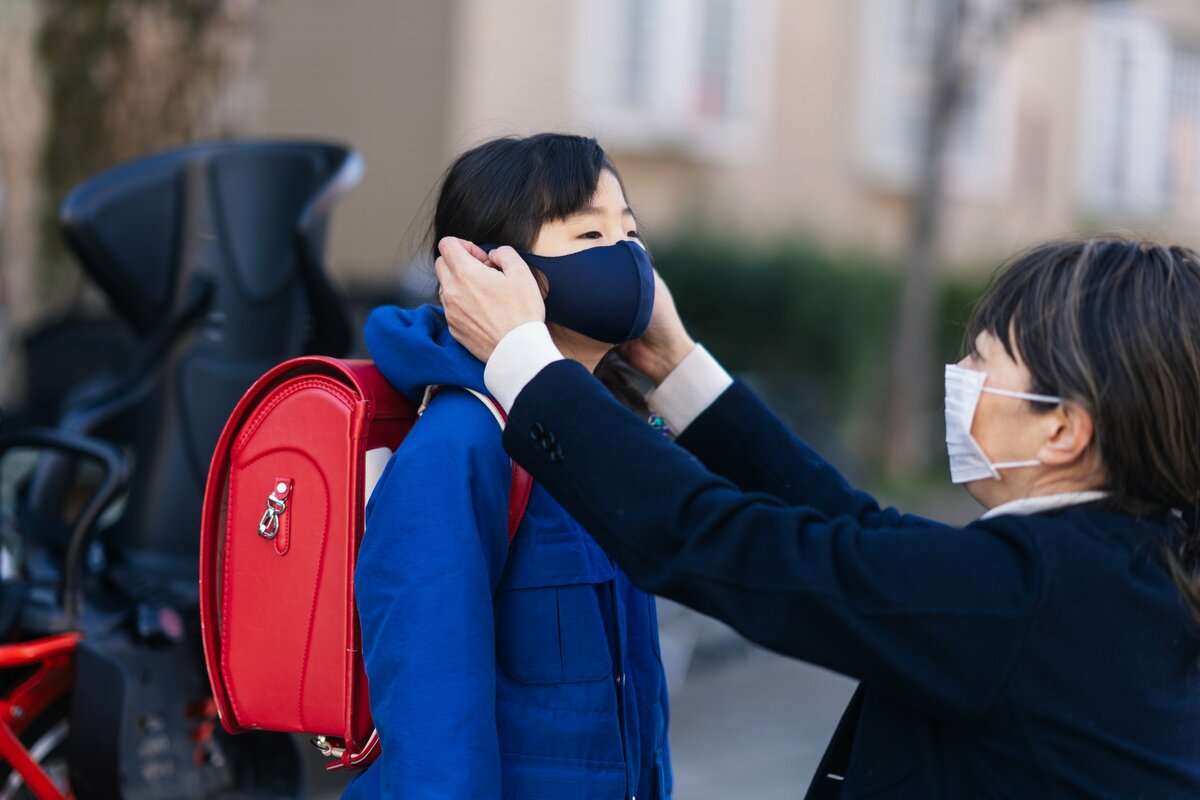「5類になって、最大のカオスに…」インフルとコロナのWコンボで親が悲鳴！いま、ひそかに起きている「もう誰も報じない感染爆発」