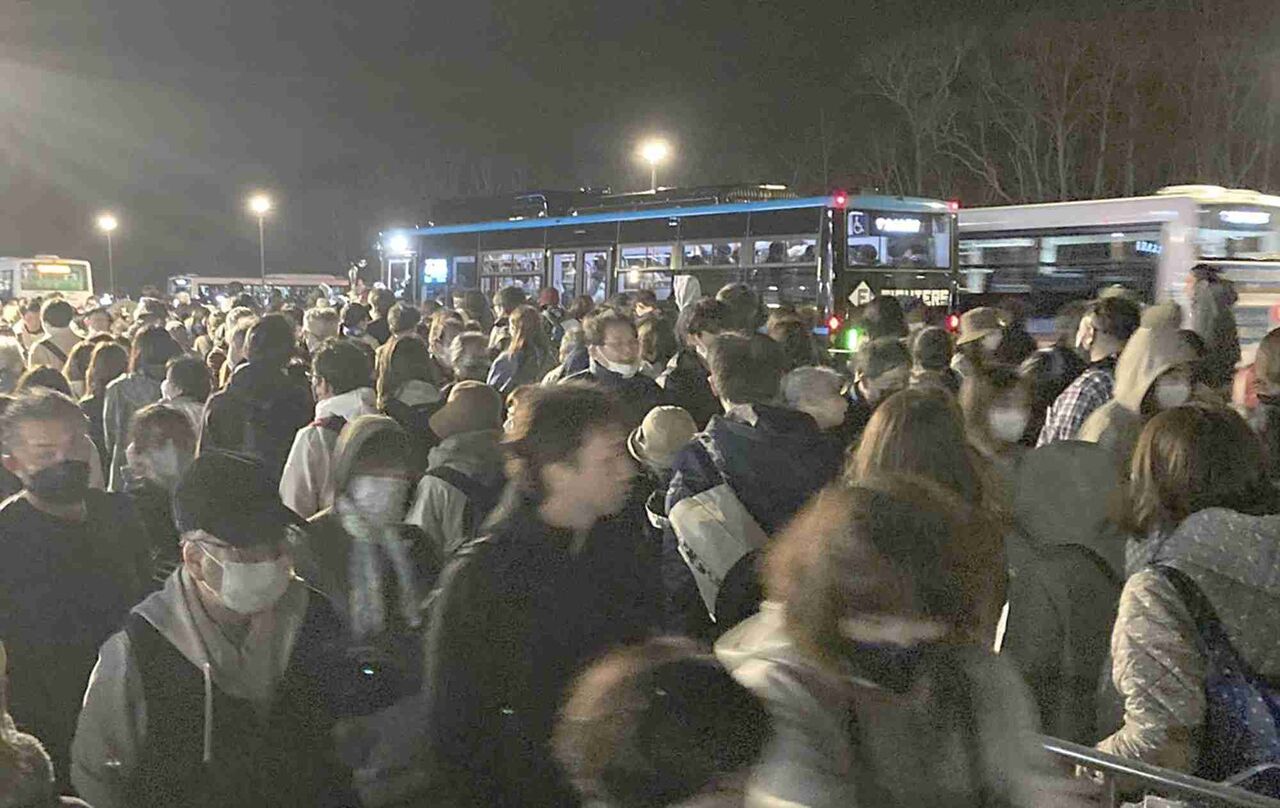 日本ハム新本拠地「Fビレッジ」帰路のアクセス弱点あらわ　大混雑、新札幌行きバス90分待ち、駐車場から出られぬ車…