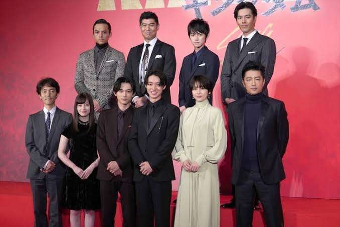 芸能人の集合写真を貼るトピ