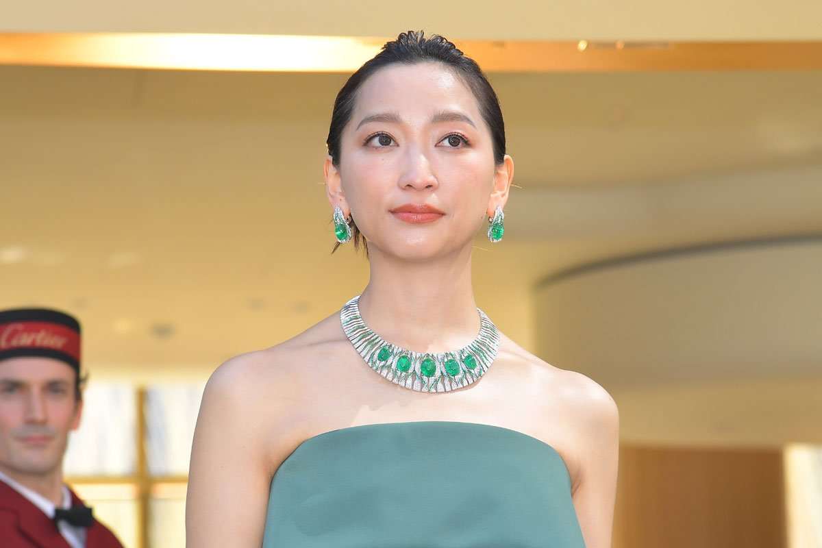 杏　仏高級ブランド新店舗式典に登場　6億円のジュエリーと一緒に出かけたい場所は…