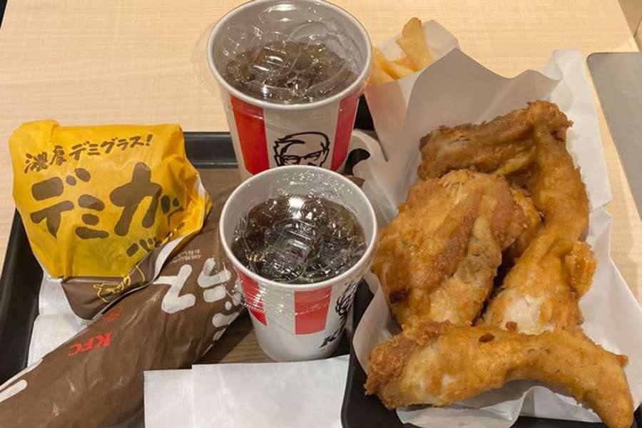 セルフレジのファストフード店で「機械わかんないから」　大声で話す高齢男性と店員のやりとりに感嘆　「機転の利くいい店員さん」