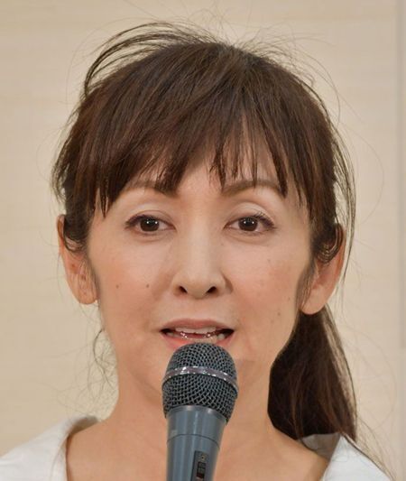 斉藤由貴“泣きじゃくる狂乱トラブル”の顛末…夫は「子供が大きくなったら離婚します」