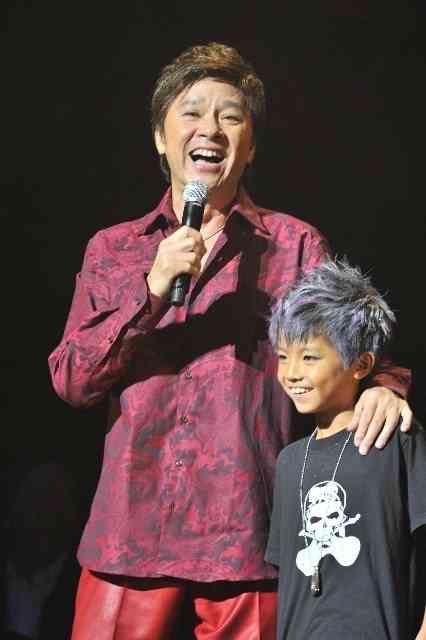 【メディア初インタビュー】西城秀樹さん長男・木本慎之介さんが明かす父の記憶「まったく飾らない人だった」