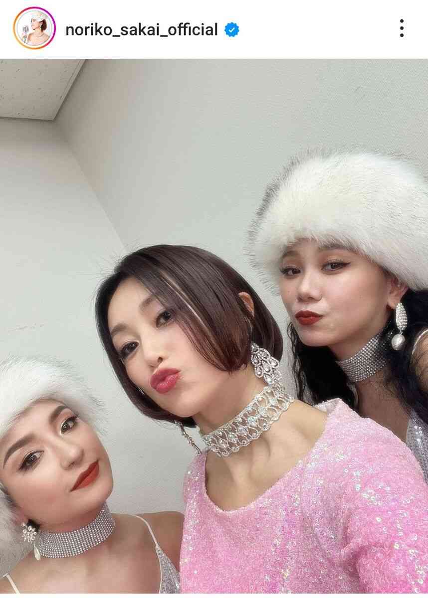 酒井法子、53歳目前でオーラ健在！「スーパーアイドル」超ミニ美脚も…「碧いうさぎ」大ヒットから29年