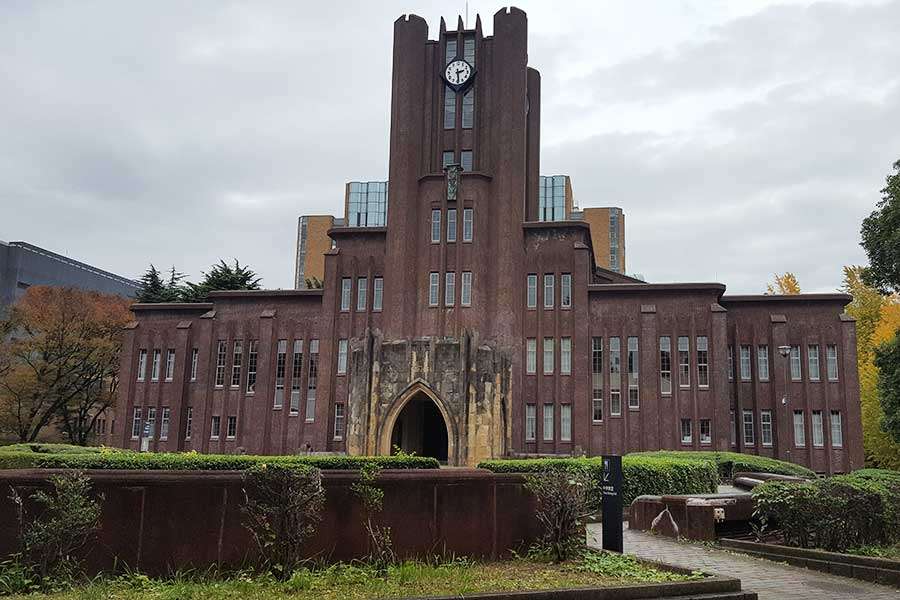 最高峰の中学に入ったのに…「鉄緑会という東大向けの塾になぜ入れる？」　素朴な疑問にさまざまな反応