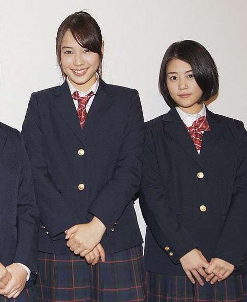 制服姿の有名人が見たい【画像】