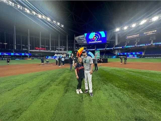 ダルビッシュ有の妻・聖子さん、世界一になった夫と2ショット公開！「なんて素敵な旦那様」5児のママ