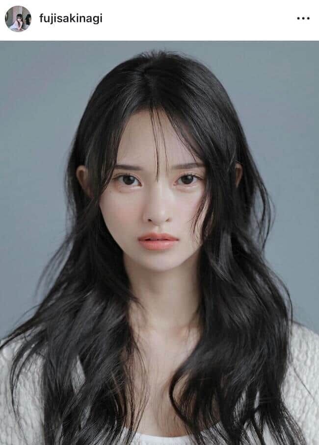 「AI美少女」藤咲凪「こんなアイドルはどうですか」　完璧で究極...おなかチラ見えホワイトコーデ