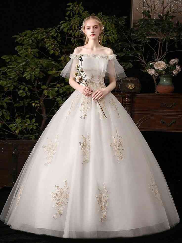 着たいウエディングドレスを貼って結婚を引き寄せるトピ