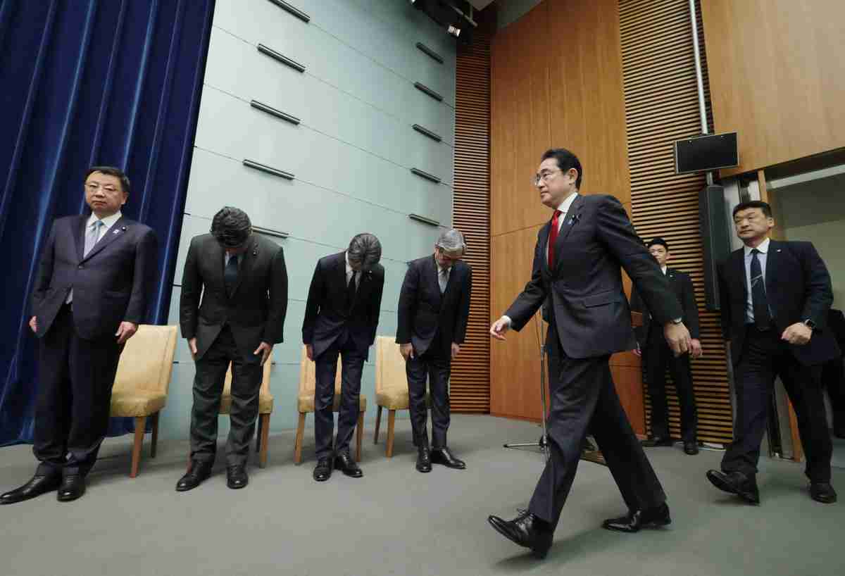 岸田首相、少子化・外交で反転狙う　3日連続会見、選挙を意識