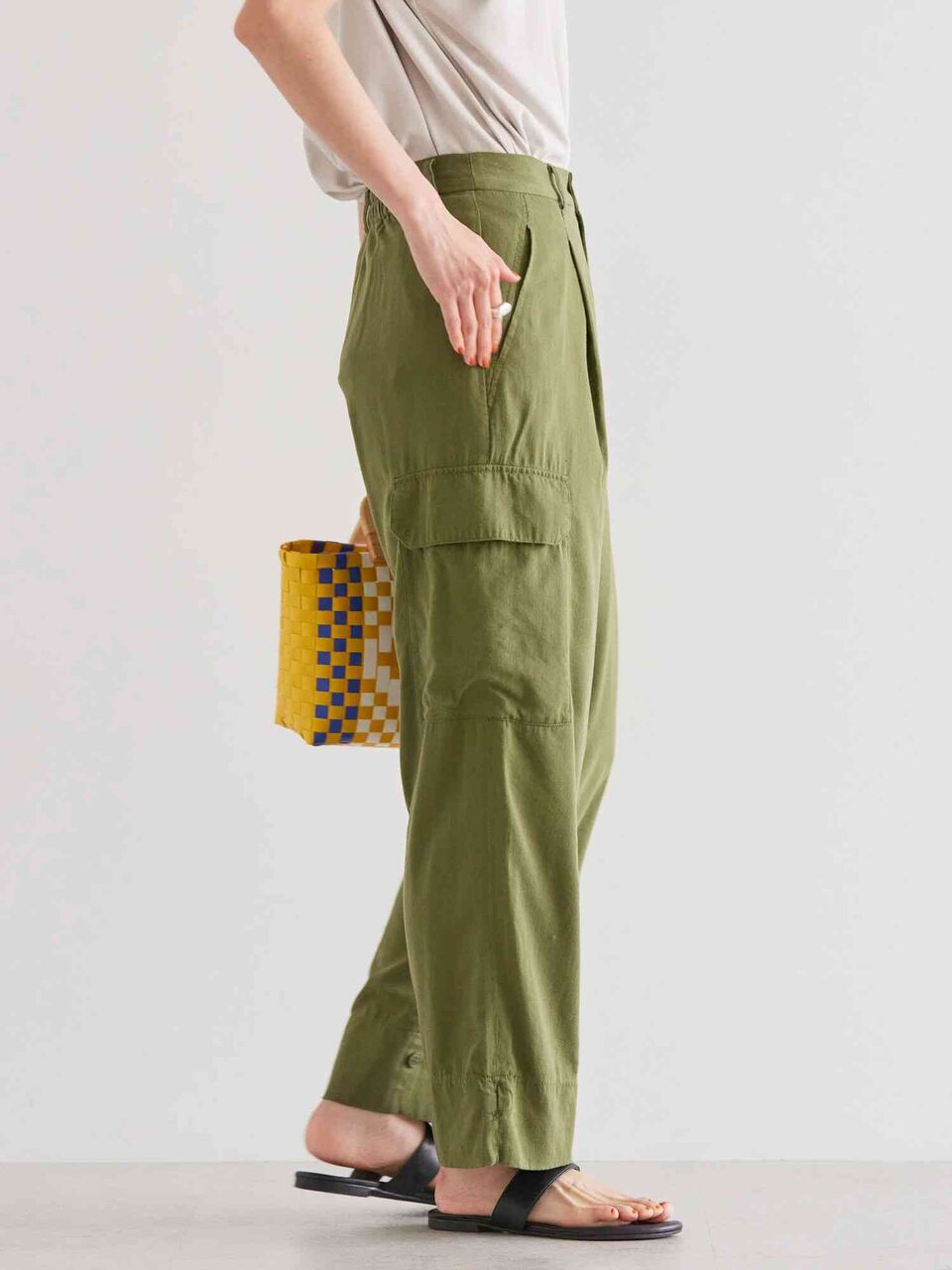 カーゴパンツって今流行ってますか？