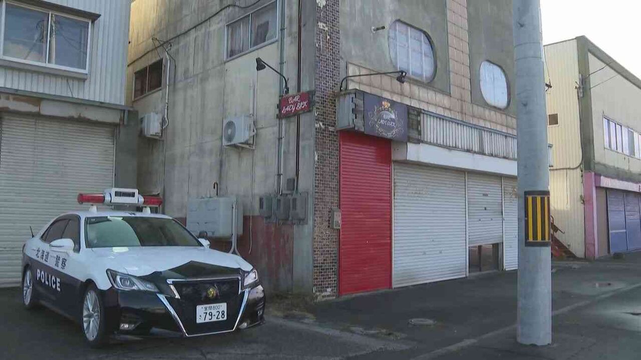 【壁の中に女性遺体】年始の営業で空気清浄機が4〜5台、客が感じた異変「なんかすごく暗いね」死体遺棄容疑の49歳男、遺体の死因は窒息死と判明