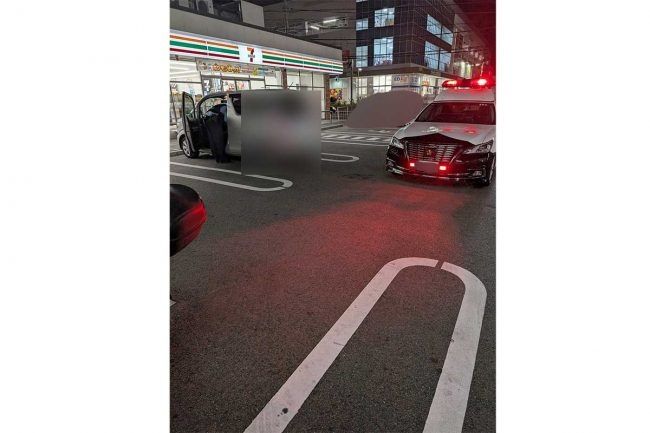 コンビニ駐車場で目を疑う光景…買ったビールで“車内晩酌”開始　即通報に「シャレにならない」の声