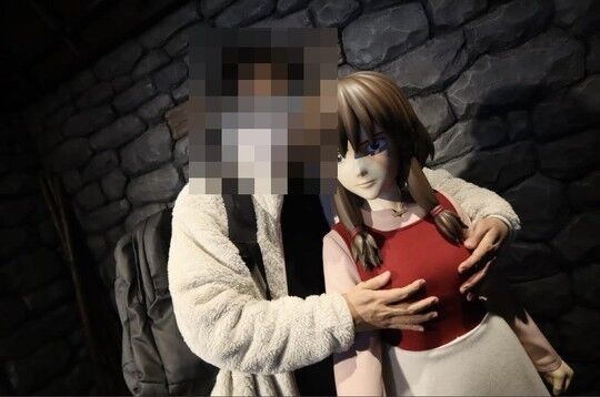 ジブリパークでキャラクター像の胸触る不適切写真　投稿者3人が愛知県庁で謝罪「悪ふざけの度を超えてしまった」