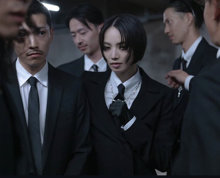 十字架のネックレスは痛い？