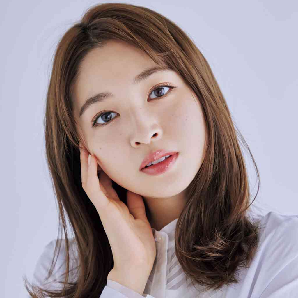 チークをサボっている大人は「3年前からメークが止まったままです」!?【最新大人メークを解説】