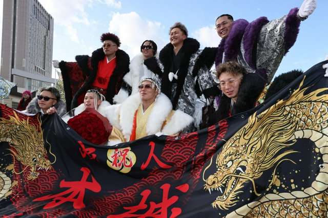 ど派手衣装「これが北九州の正装」二十歳の記念式典、今年はシブ派手