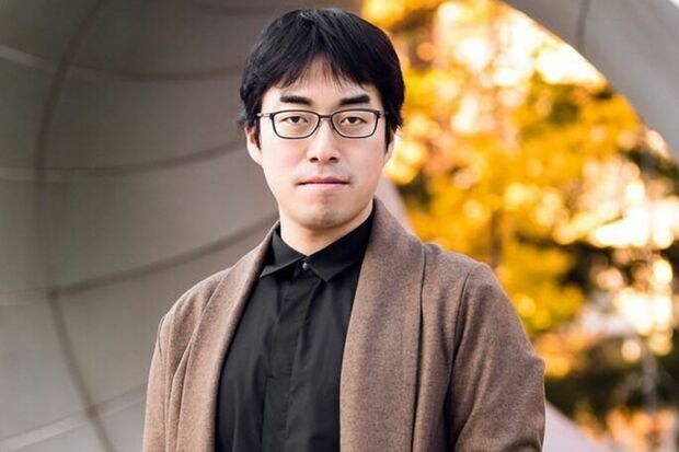 “集団自決”発言で世界で炎上中のイェール大学・成田悠輔氏に「クレームはきていない」「今後も起用」制作側が使い続けたいウラ事情