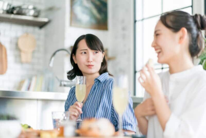 話がつまらない人の特徴 2位は「悪口」、1位は…？気持ちいい会話のコツ