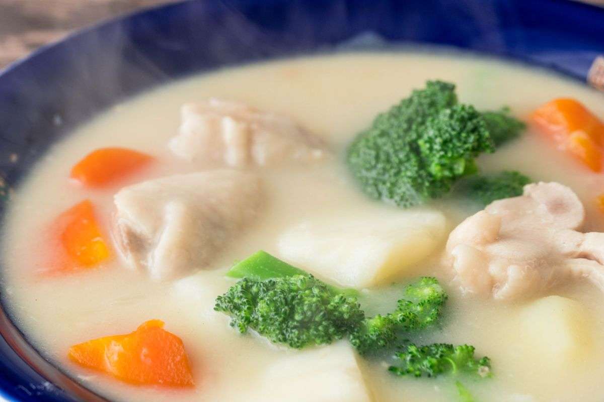 クリームシチュー、ご飯と「わける派」？　ご飯に「かける派」？　全国8400人調査で都道府県別“傾向”浮き彫りに