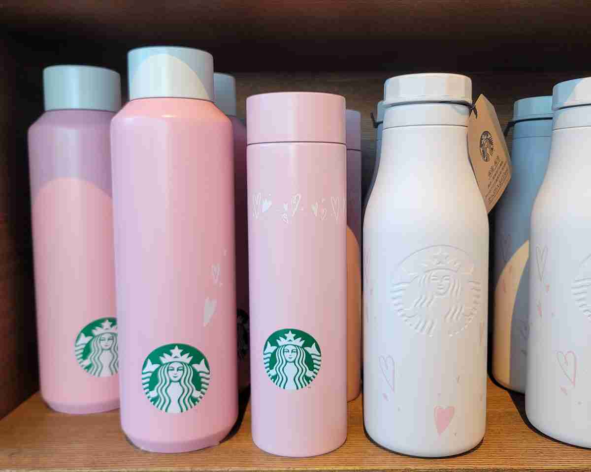 スタバの新作バレンタイングッズに不満の声が上がっているワケ。“一番かわいい季節”だけど