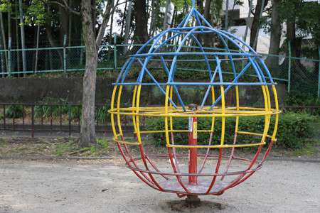 子供の時公園や学校で好きだった遊具