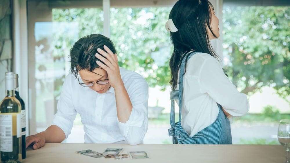 「夫がいつも電気を消さない！」でもそのイライラをお金に換算すれば…。貧乏人とお金持ちがケチるポイントの違いとは？