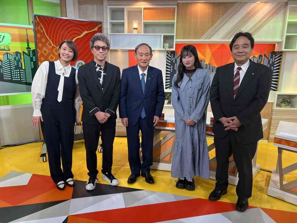 田村淳、菅前首相をゲストに迎えサングラス姿で出演　その理由を「目の病気なんです」と説明　「偏見が無くなりますように…」の願いに大きな反響