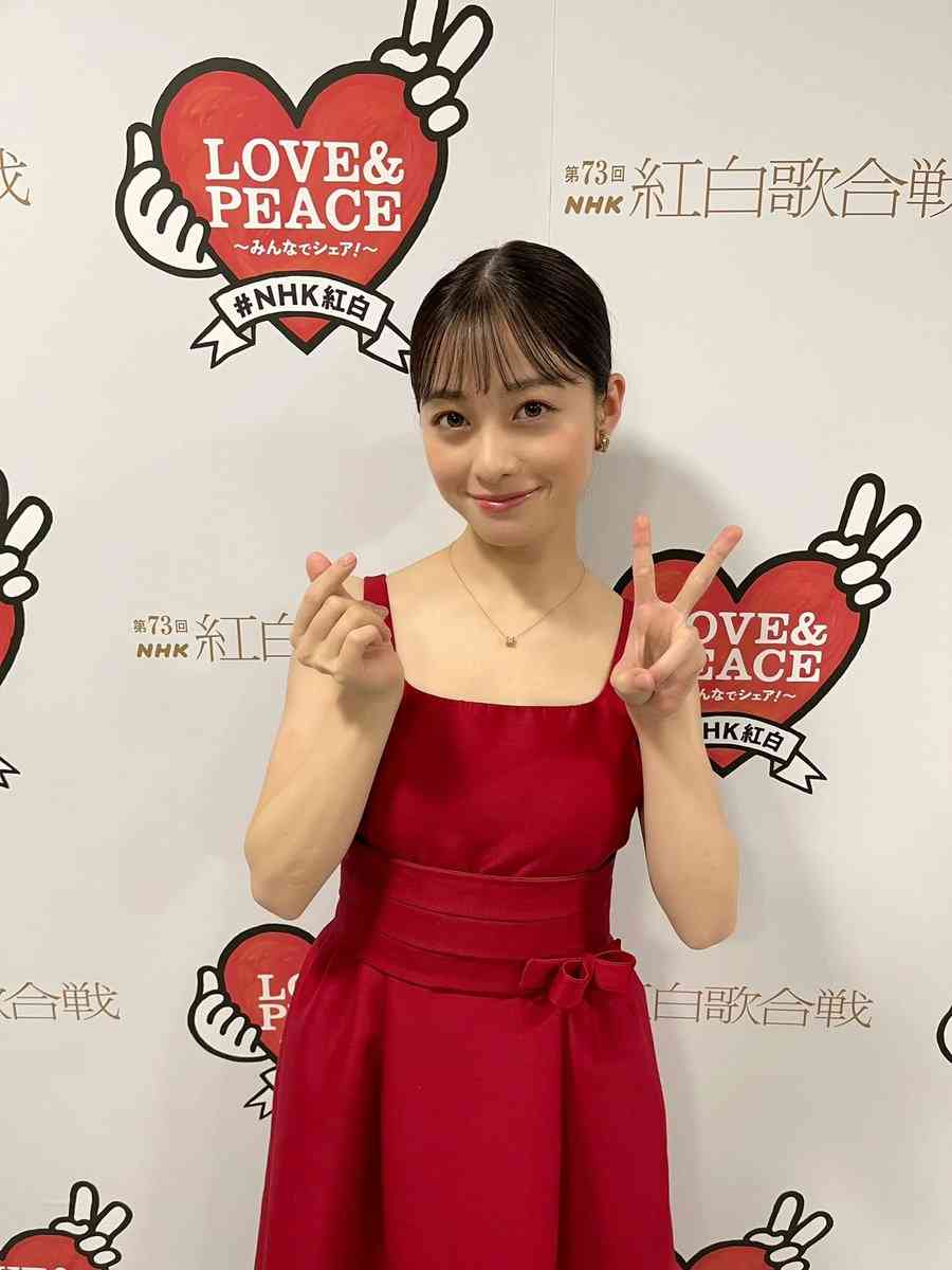 【紅白】橋本環奈、初司会もノーミスで4時間25分　ネット絶賛の嵐「上手すぎ」「ずっとかわいい」