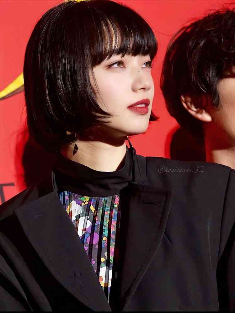 お洒落顔代表いろんな小松菜奈が見たい。