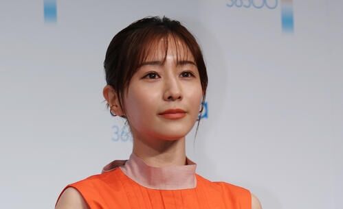 田中みな実、粉瘤手術「麻酔して、くりぬいて」想像以上に大がかりに　背中にストロー刺して食事