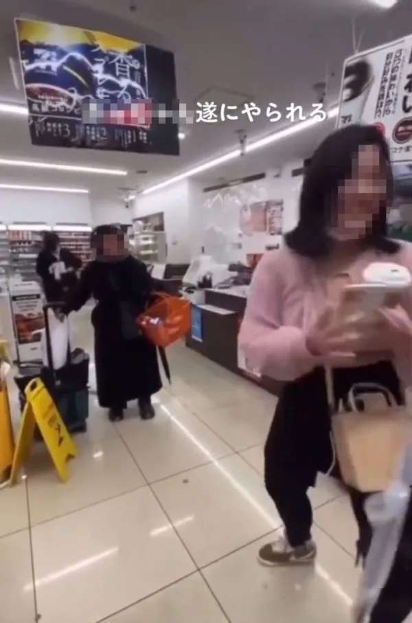 TikTokで流行するホームレス女性へのイジメ動画に批判続出「おぞましいほど恐怖」「人間扱いとは程遠い」