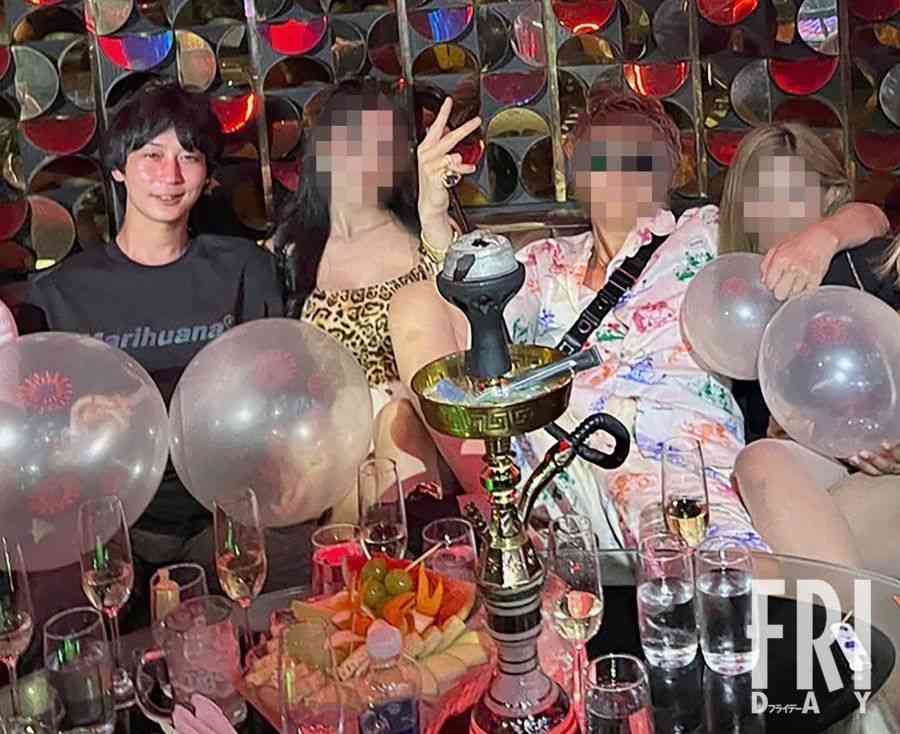 投資家から27億集めて持ち逃げ…コンゴ投資詐欺事件主犯格「美女とシャンパン」ド派手な豪遊写真