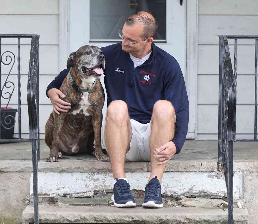 余命わずか…愛犬のために計画した「最後のお散歩」　近隣住民の粋な計らいが米国で話題