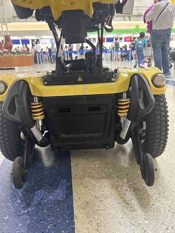 電動車椅子の利用者、ピーチ機に搭乗できず　バッテリー目視確認巡り