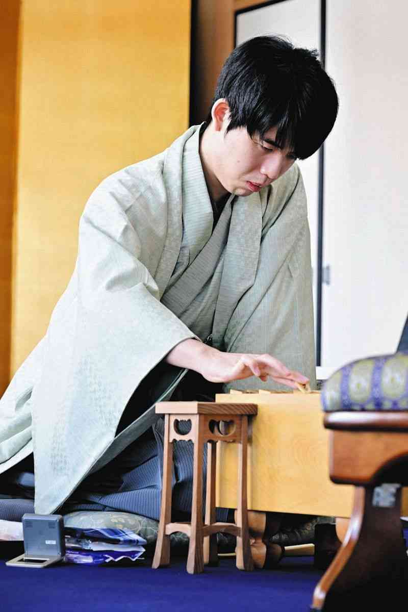 藤井竜王が食べたお菓子　ネット注文が30倍に！菓子店代表「1日で1カ月分の注文が入った」