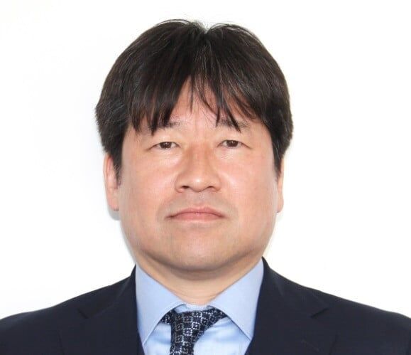 佐藤二朗、妻とのハグを報告「君と生きてきて、本当に良かった」7・15以来の投稿「文〇砲より遥かに威力は弱いが…」