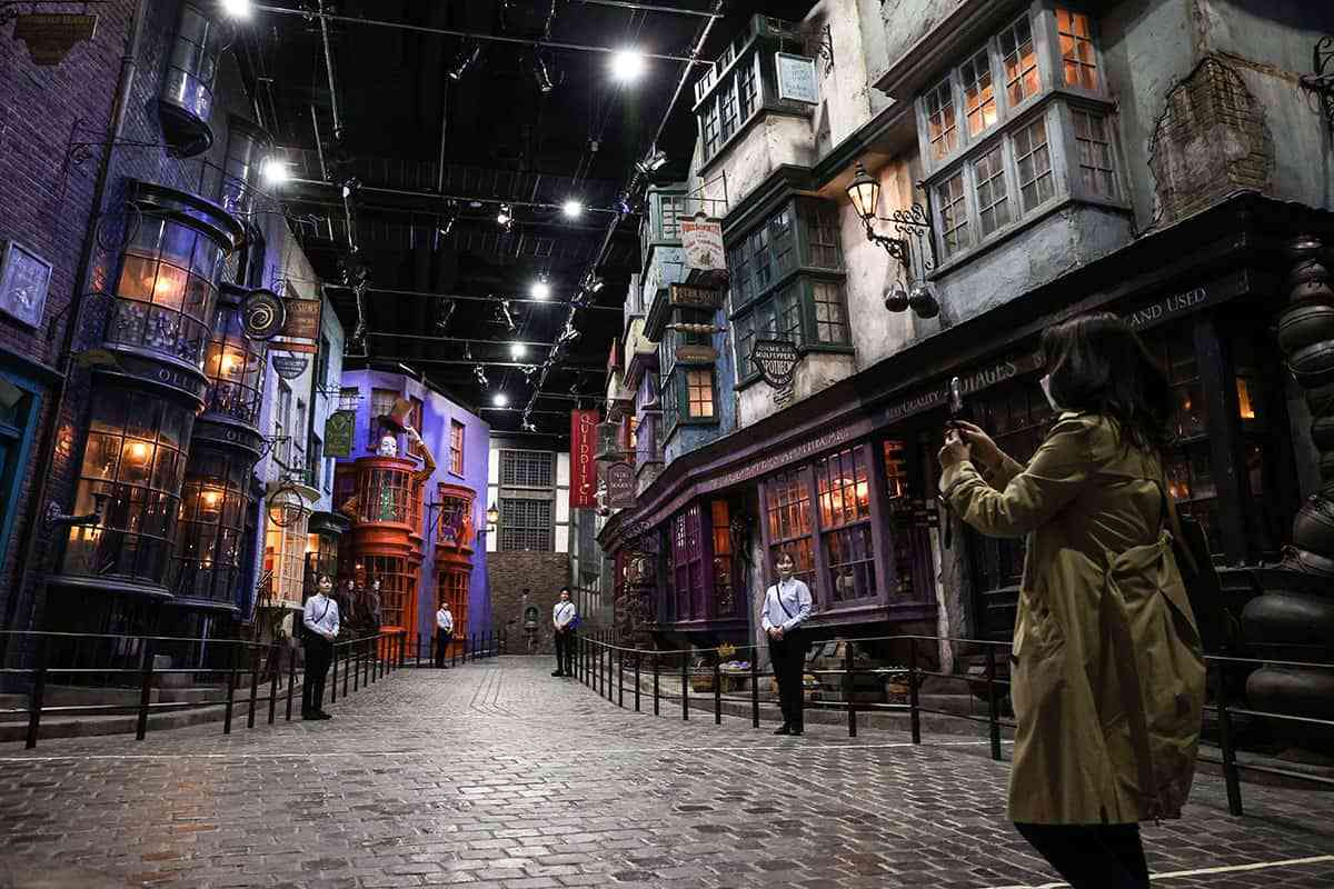 としまえん跡地に「ハリポタ」オープンも「入場料6300円」…「ならユニバでええやん」「こう見ると万博安い」反応さまざま