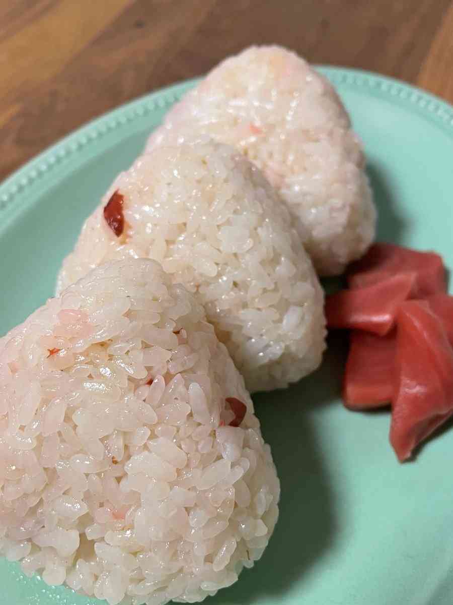 農林水産省「昆布水と梅干しで炊いたご飯をおむすびにしてごま油をたらすと衝撃のおいしさになります」