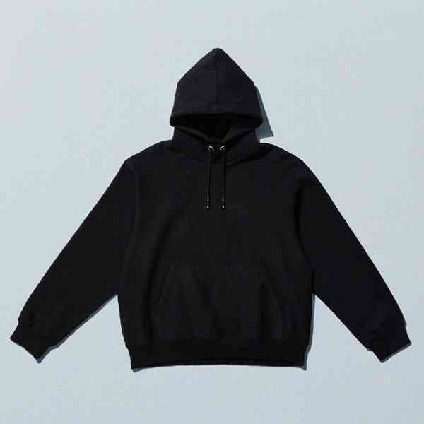 ファミマの3990円スウェットをバカにして大炎上。ほんとに「ファミマのアパレル」は質が悪いのか