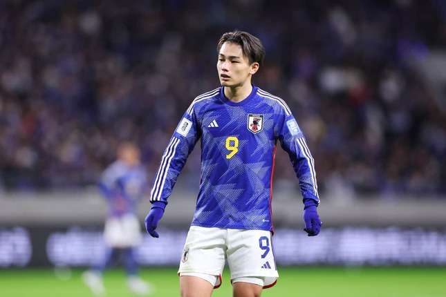 「美人すぎやしないか」「女神が来てる」　上田綺世が「試合後にハイタッチした女性」にネット釘付け