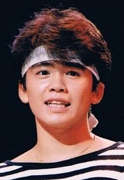 初恋の有名人を書いて走り去るトピ