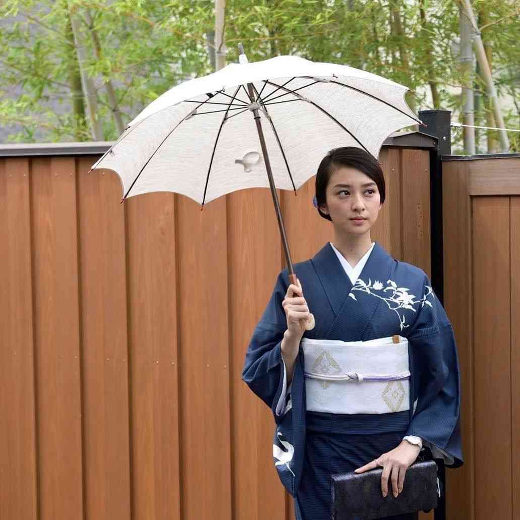 着物姿が美しい有名人