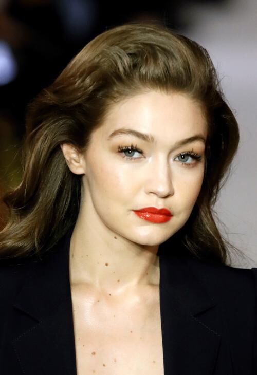 ディカプリオと交際報道のジジ・ハディッド、大麻と吸引機具所持で逮捕される　米誌が報じる