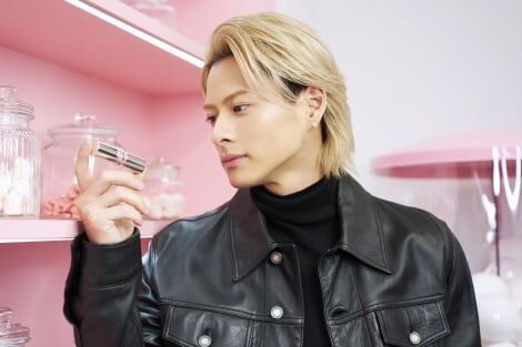 平野紫耀、パリで「刺激を受けました」 新リップ「YSL LOVESHINE」グローバルイベントに登場