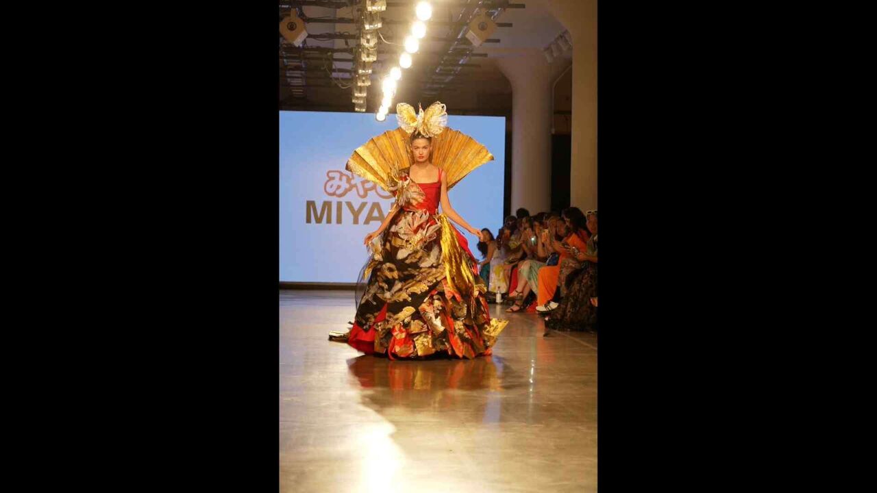 市民が眉をひそめた成人式の“ド派手衣装”は「文化」へ→市長も身につけ若者の美意識を“肯定”